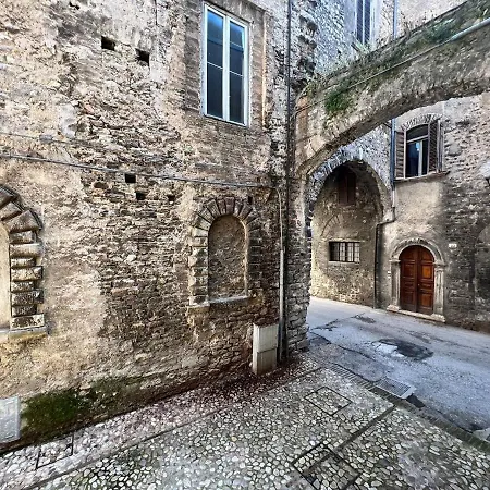 Vicoli E Arte Lägenhet *